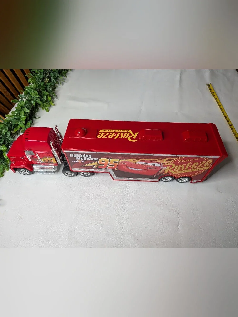 Jada Toys Pixar Mac 1/24 Scale Hauler Truck And Trailer